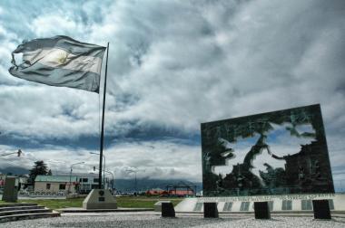 Foto noticia UOCRA - Día de los Veteranos y los Caídos en la Guerra de Malvinas 