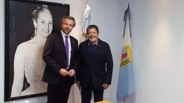 Foto noticia UOCRA - Gerardo Martínez recibió al Sr. Anthony Gooch Galvez, Director de Relaciones Exteriores y Comunicación de la OCDE. 
