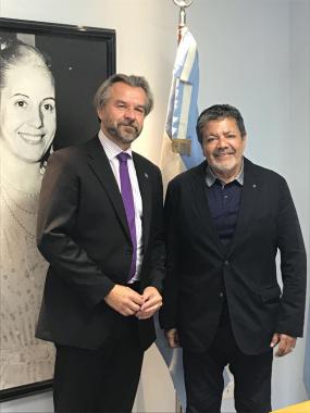 Foto noticia Internacional - Gerardo Martínez recibió al Sr. Anthony Gooch Galvez, Director de Relaciones Exteriores y Comunicación de la OCDE. 