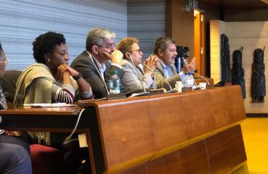 Foto noticia Internacional - Gerardo Martinez y los integrantes del Consejo de Administración con la CSA 
