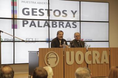 Foto noticia UOCRA - GERARDO MARTINEZ Y MONSEÑOR OSCAR OJEA ENCABEZARON LA PRESENTACIÓN DE LA MUESTRA EN EL ESPACIO CULTURAL UOCRA