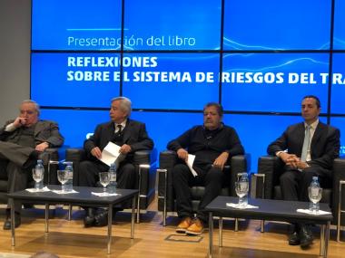 Foto noticia UOCRA - PRESENTACIÓN DEL LIBRO "REFLEXIONES SOBRE EL SISTEMA DE RIESGOS DEL TRABAJO"