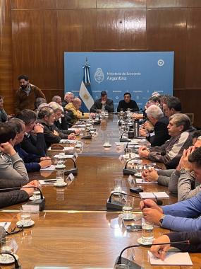 Foto noticia UOCRA - Reunión de la Confederación de Sindicatos Industriales de la República Argentina (CSIRA) con Sergio Massa