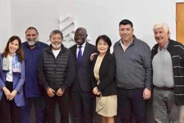Foto noticia Internacional - GERARDO MARTINEZ Y GILBERT HOUNGBO (DIRECTOR GENERAL DE LA OIT) ANALIZARON LAS POL&Iacute;TICAS DEL GOBIERNO ARGENTINO QUE ELIMINAN DERECHOS LABORALES Y ATENTAN CONTRA JUBILADOS, DISCAPACITADOS, LA EDUCACI&Oacute;N Y LA SALUD