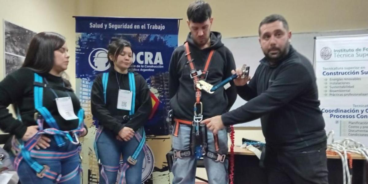 El Departamento de Salud y Seguridad particip&oacute; de Expo Formaci&oacute;n 2026 con una charla sobre trabajos en altura