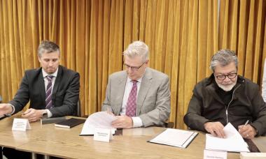 Foto noticia UOCRA - ACUERDO DE CONDICIONES LABORALES ENTRE LA UOCRA Y LA EMPRESA MINERA VICU&Ntilde;A ARGENTINA S.A.