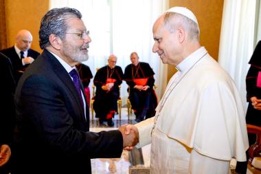 Foto noticia Internacional - GERARDO MART&Iacute;NEZ FUE RECIBIDO POR EL PAPA LE&Oacute;N XIV