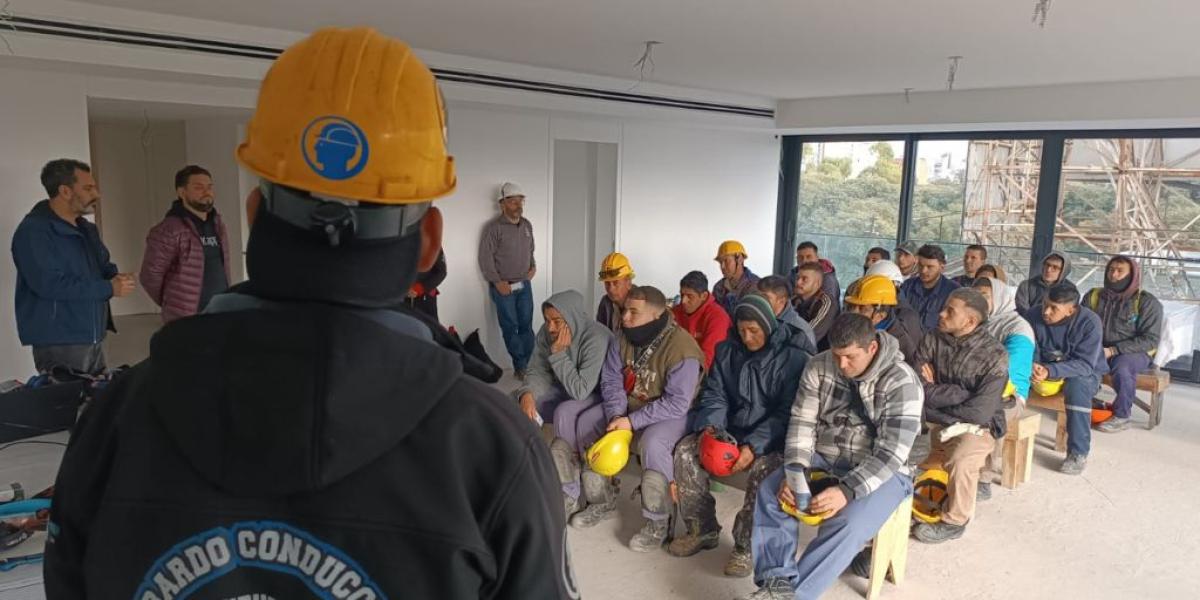 Acciones de capacitación sobre la Resolución SRT 61/23 - Medidas de seguridad en altura