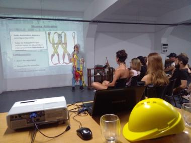 Foto noticia UOCRA - ACCIONES DEL PROGRAMA NACIONAL DE FORMACIÓN EN SALUD Y SEGURIDAD EN EL TRABAJO, DEL DEPARTAMENTO DE SALUD Y SEGURIDAD EN EL TRABAJO (SST) DE UOCRA Y LA DIRECCIÓN DE LA ESCUELA TALLER DEL CASCO HISTÓRICO DE LA CIUDAD DE BUENOS AIRES.