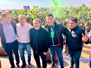 Foto noticia UOCRA - Acto de la UOCRA con Gerardo Martínez y el Gobernador Figueroa en Vaca Muerta