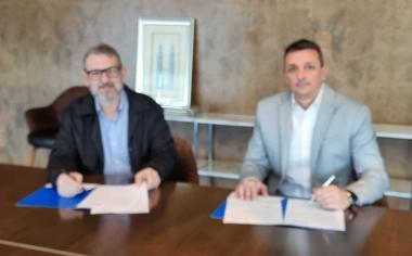 Foto noticia UOCRA - ACUERDOS ENTRE LA UOCRA Y SU FUNDACIÓN CON YPF