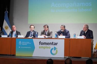 Foto noticia UOCRA - GERARDO MARTÍNEZ ANFITRIÓN DEL LANZAMIENTO DEL PROGRAMA "FOMENTAR EMPLEO"