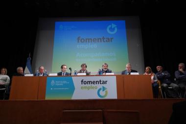 Foto noticia UOCRA - GERARDO MARTÍNEZ ANFITRIÓN DEL LANZAMIENTO DEL PROGRAMA "FOMENTAR EMPLEO"