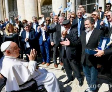 GERARDO MARTINEZ JUNTO AL PAPA FRANCISCO