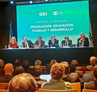 Foto noticia Internacional - GERARDO MARTÍNEZ PARTICIPÓ DE SEMINARIO INTERNACIONAL SOBRE PRODUCCIÓN, EDUCACIÓN, TRABAJO y DESARROLLO.